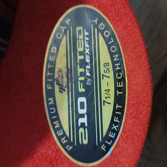 FLEXFIT CAP - Picture 2 of 6